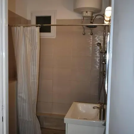 Apartman Kenyelmes Lakas Jo Helyen *